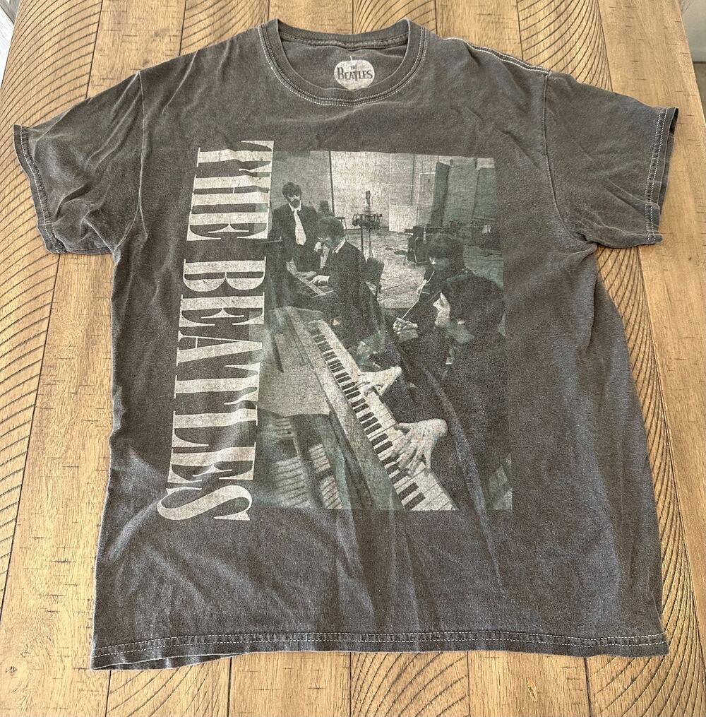The Beatles Band T-Shirt Gray Size S/M Graphic Print Vintage Wash Short Sleeve R